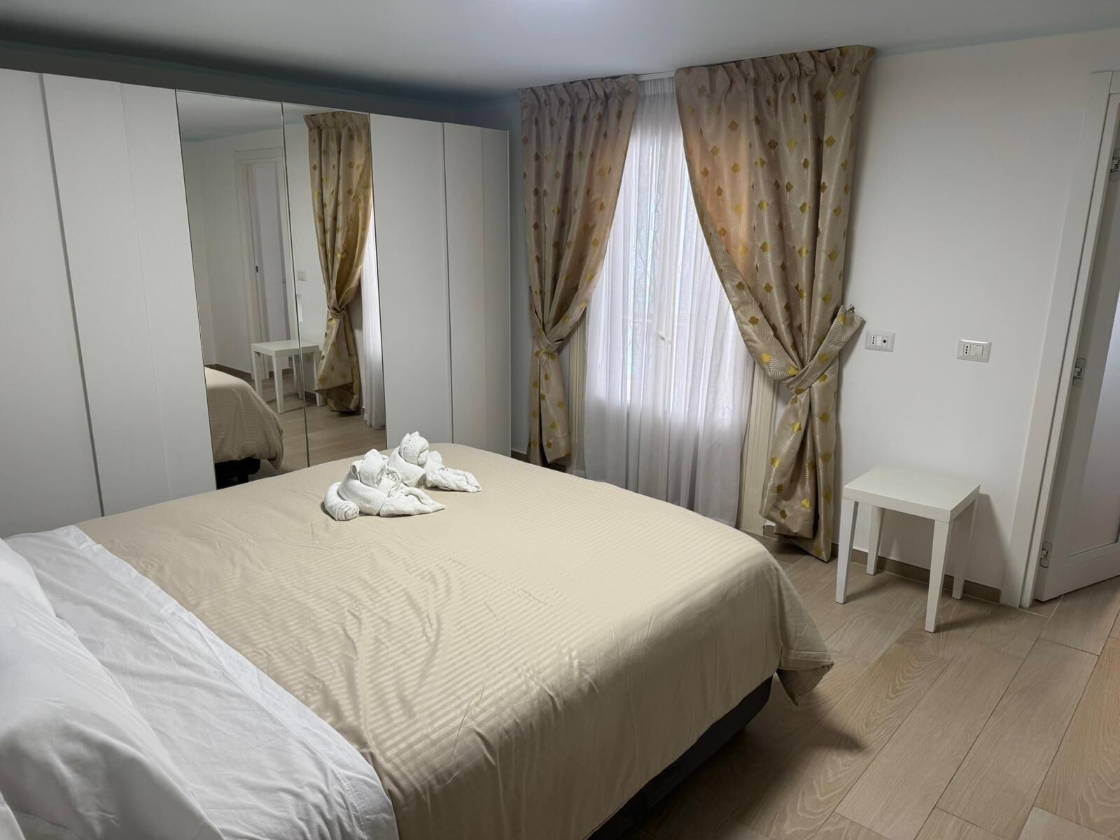 Comfort Townhome | Blackout drapes, iron/ironing board, free WiFi