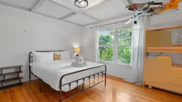 4 quartos, ferros/tábuas de passar roupa, Wi-Fi, roupa de cama