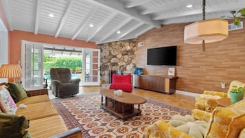 TV, fireplace, offices