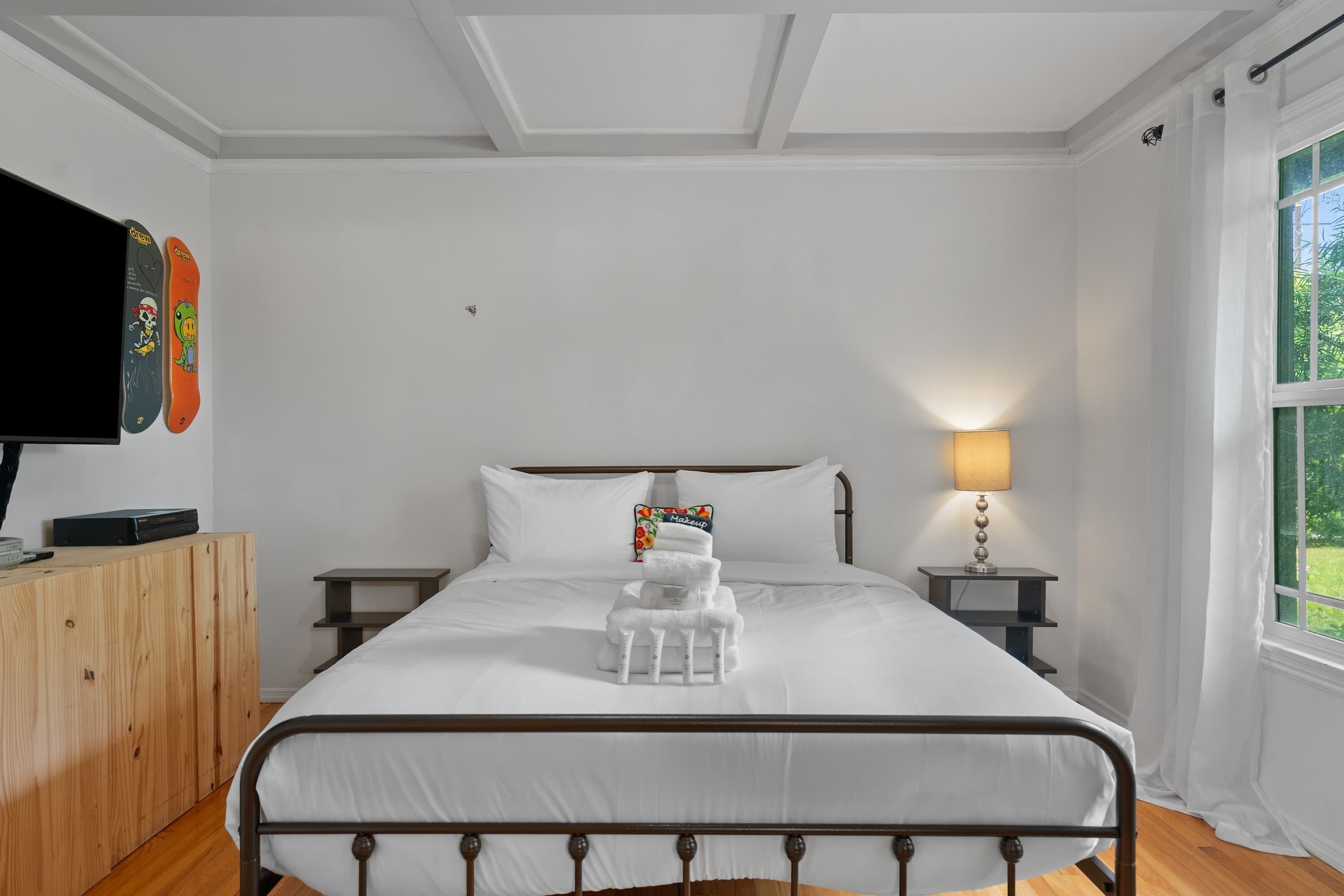 4 chambres, fer et planche à repasser, Wi-Fi, draps fournis