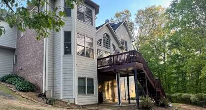 Luxury Creek Views Retreat Sleeps 10 Near Atlanta