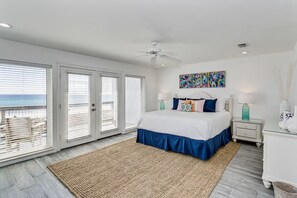 Room - 🌞Beachfront 4BR Home | Expansive Deck w/ Gulf Views | Summer Wind Beach House (Navarre)