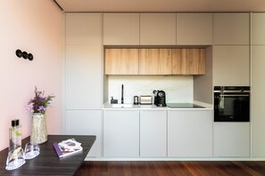 Exclusive Apartment, 1 Bedroom, Patio | Private kitchen | Fridge, oven, stovetop, dishwasher - Porto Arts Club Apartment Feel Discovery (Porto)
