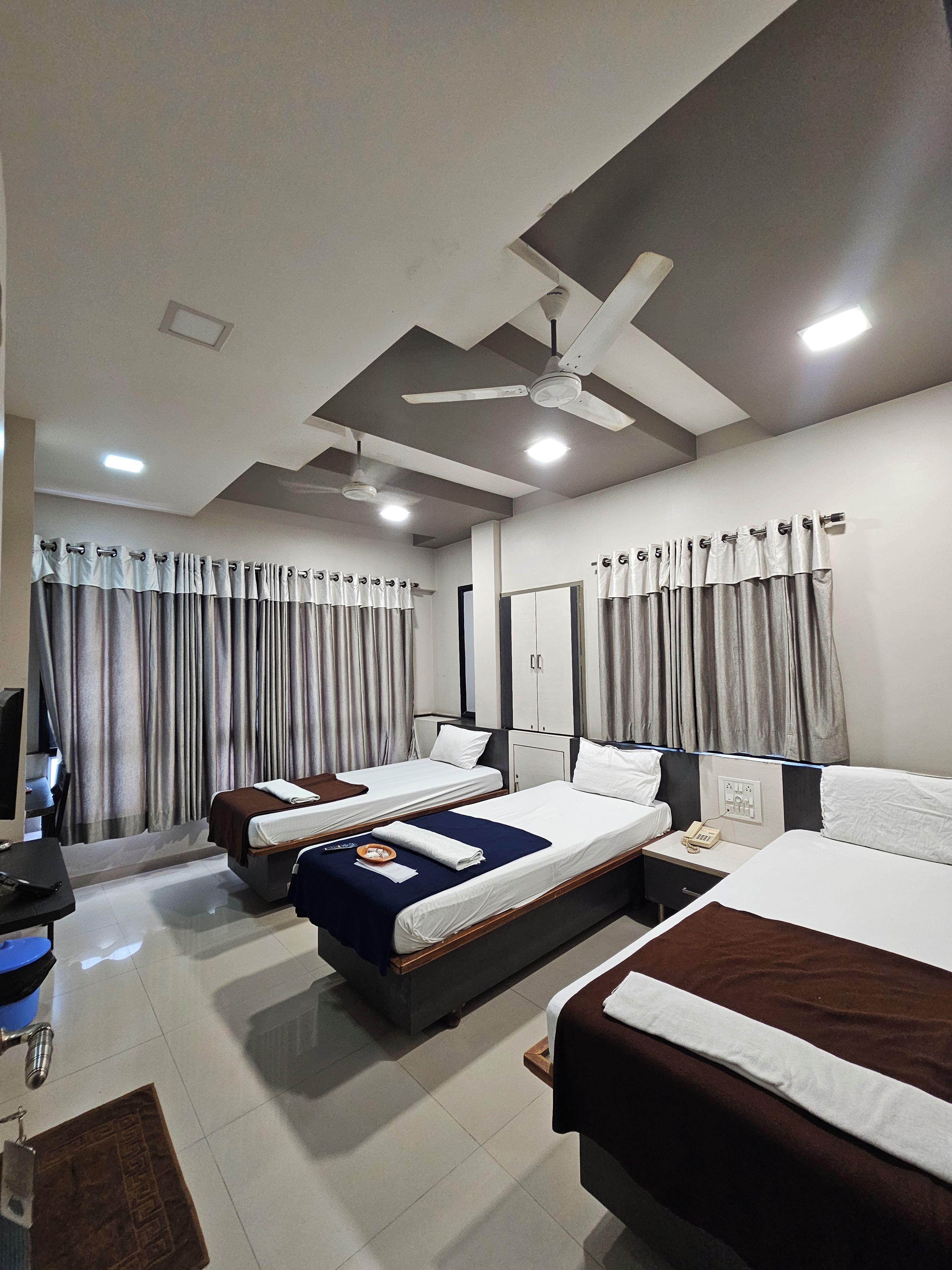 Economy Double Room | Meja, Wi-fi percuma 