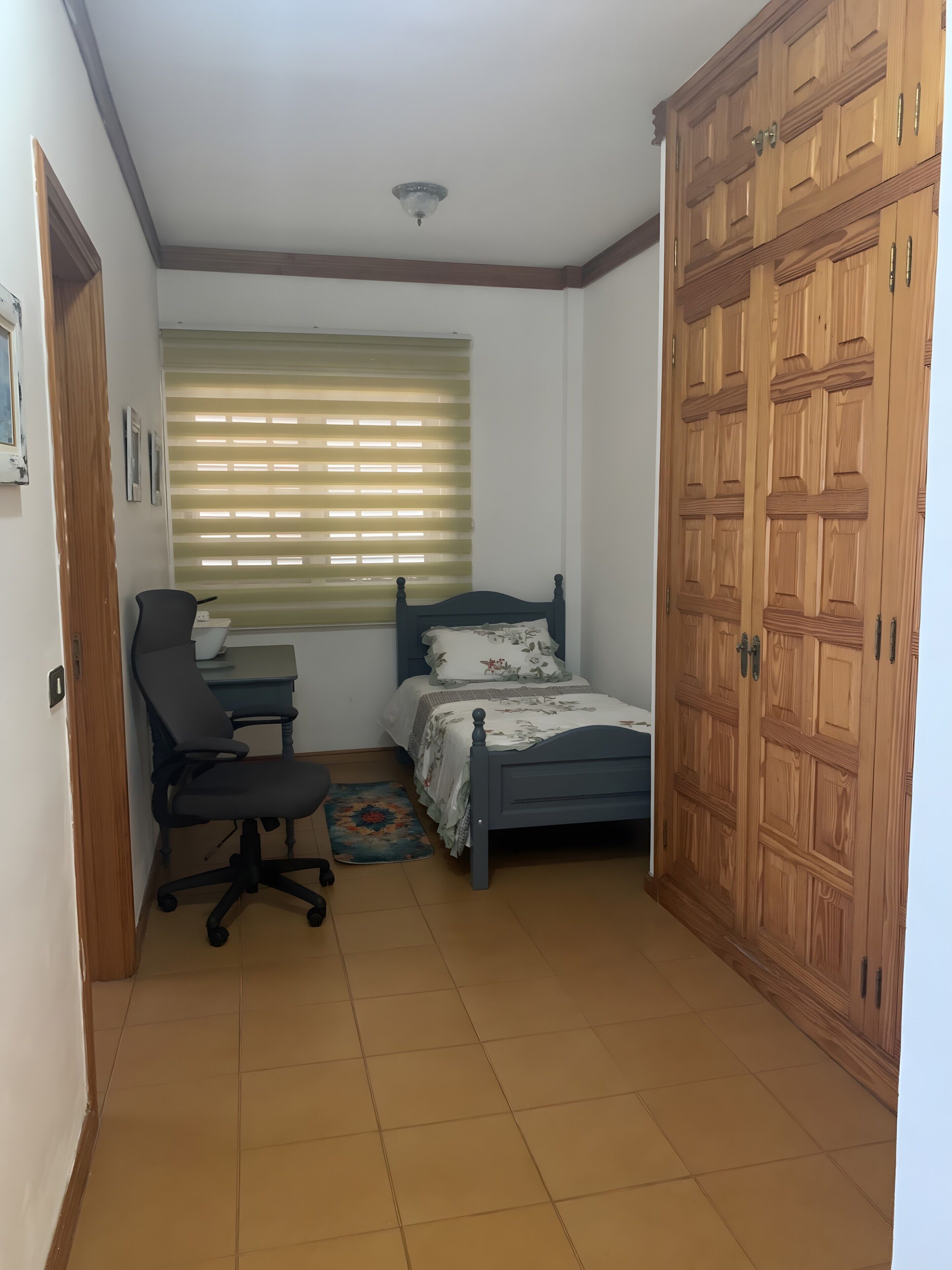 Iron/ironing board, WiFi, bed sheets, wheelchair access