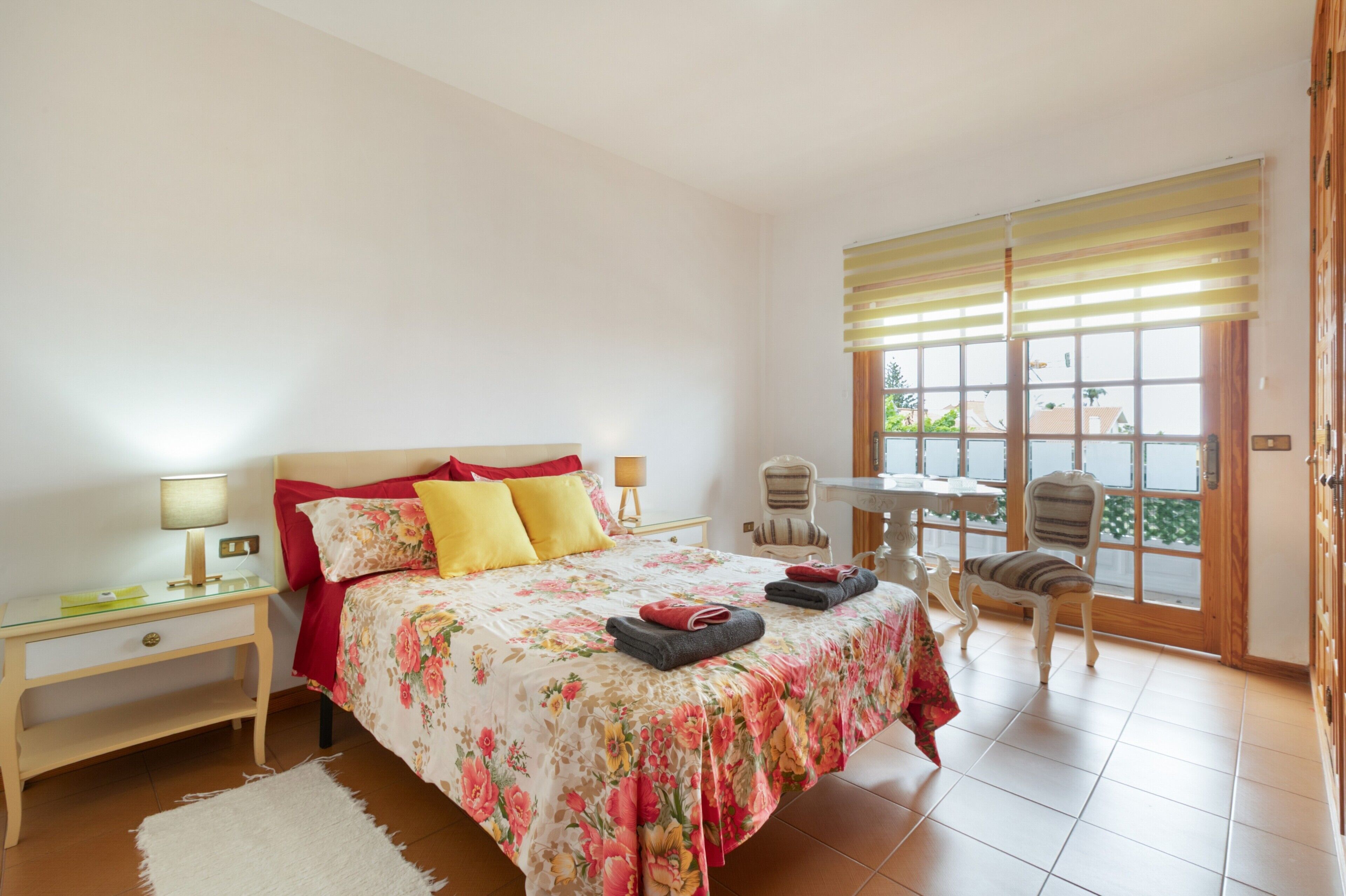 Iron/ironing board, WiFi, bed sheets, wheelchair access