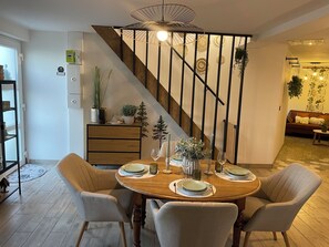 Dining - Vrbo Property (Anor)