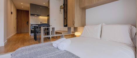 WiFi, bed sheets