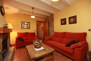 TV, fireplace, DVD player