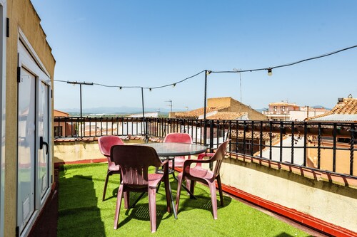 'Casa Rosa' Apartment with Balcony, Wi-Fi, and Air Conditioning