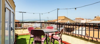 'Casa Rosa' Apartment with Balcony, Wi-Fi, and Air Conditioning