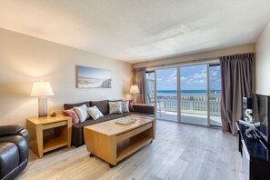TV - Ormond Beach, Ocean View, Balcony, Beach Access (Ormond Beach)