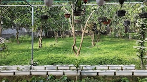Property grounds - Twin Room with Garden View (Hà Nội)