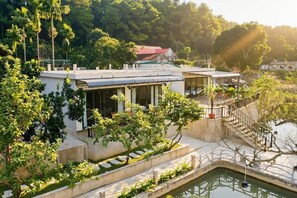 Exterior - Double Room with Lake View (Hà Nội)