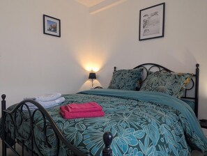 1 bedroom, iron/ironing board, travel cot, free WiFi