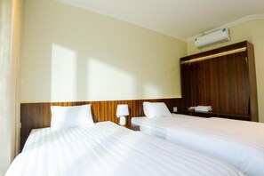 Room - Twin Room with Lake View (Hà Nội)