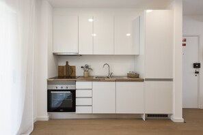 Fridge, microwave, oven, coffee/tea maker - Alva - cozy apartment with pool by HD (Vilamoura)