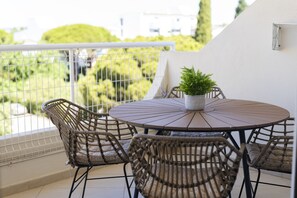 Outdoor dining - Mourabel - Condominium with pool by HD (Vilamoura)