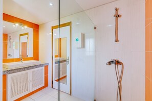 Shower, hair dryer, towels - São Vicente - Vilamoura (Vilamoura)