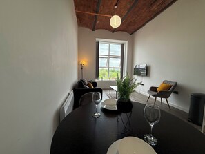 TV - Old Spinning Mill - Stylish Manchester City Stay - Pass the Keys (Manchester)