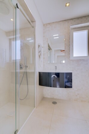 Shower, hair dryer, towels - Marina Arcadas - Vilamoura (Vilamoura)