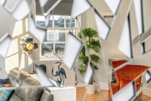 Interior - Stylish Hideaway in Central Edinburgh - Pass the Keys (Edinburgh)