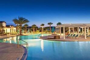 A heated pool - Newly furnished resort home with private pool, hot tub and games room - Windsor at Westside (Kissimmee)