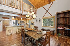 Dining - Modern Mountain Luxury, Hot Tub, Game Room, Pet Friendly (Big Bear Lake)
