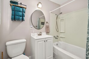 Bathroom - Magnolia House (Monroe)