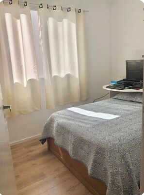 Wi-Fi de cortesia, roupa de cama