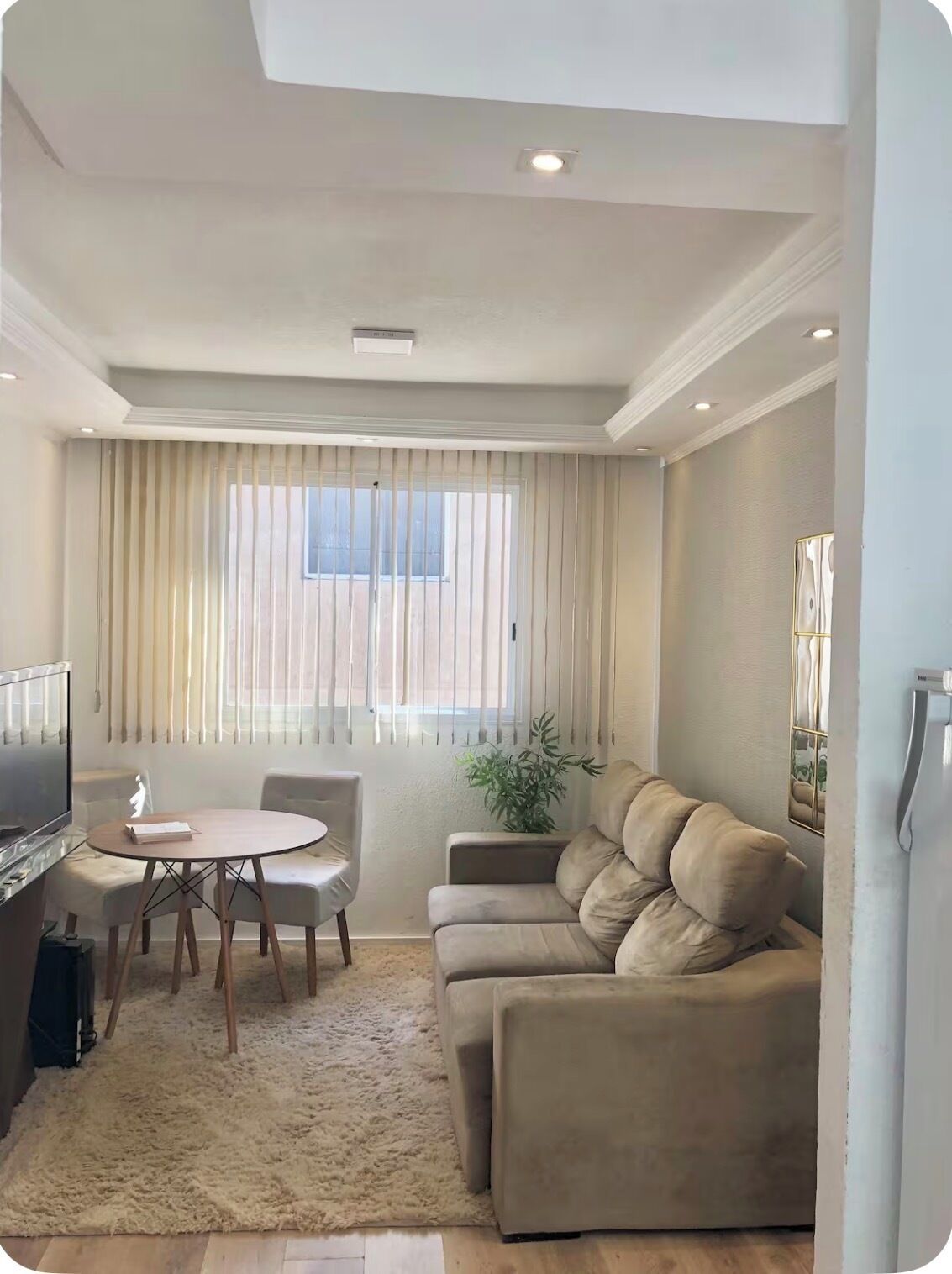 Smart TV, DVD player, music library, video library