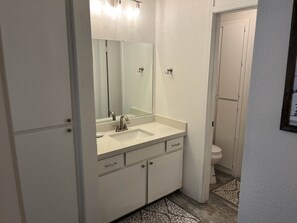 Shower, hair dryer - Giant Steps Unit 38 Ski in/ Ski out (Brian Head)