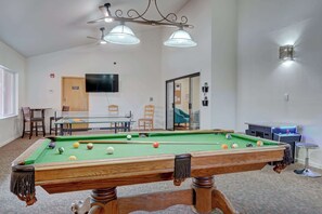 Games room - Giant Steps Unit 38 Ski in/ Ski out (Brian Head)