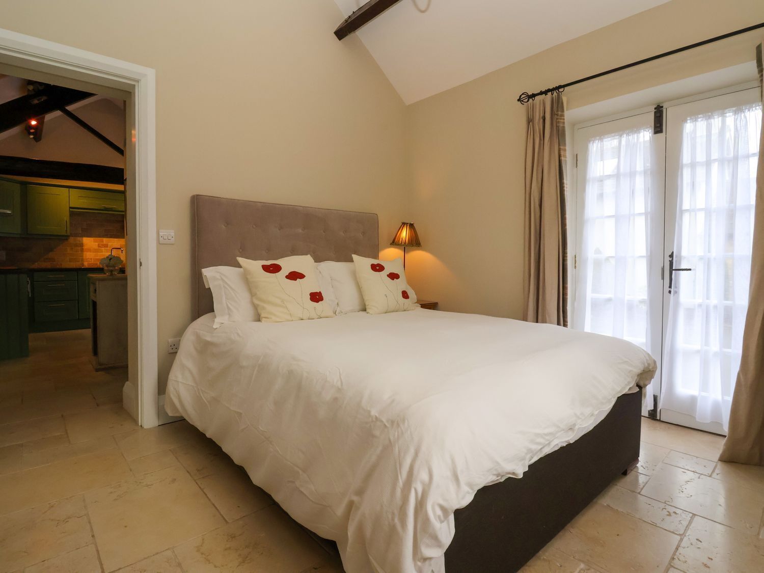 2 bedrooms, individually decorated, individually furnished, free WiFi