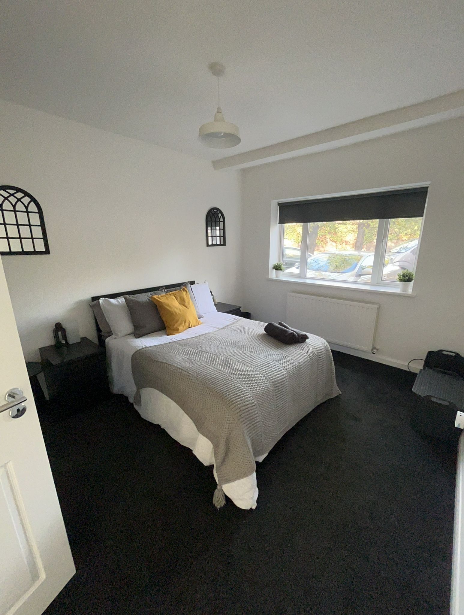 Iron/ironing board, Internet, bed sheets