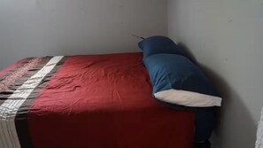Iron/ironing board, Internet, bed sheets