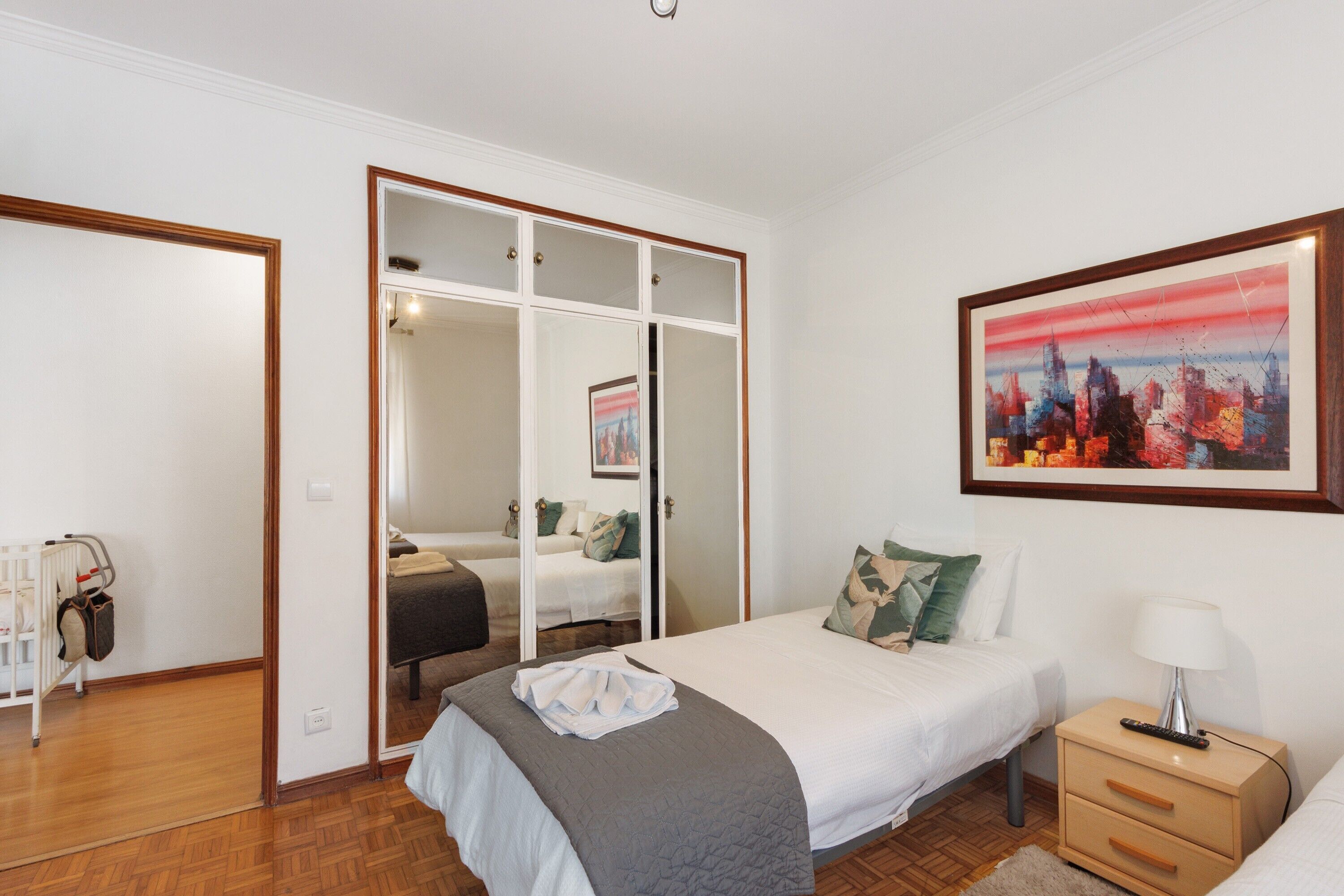 Iron/ironing board, WiFi, bed sheets