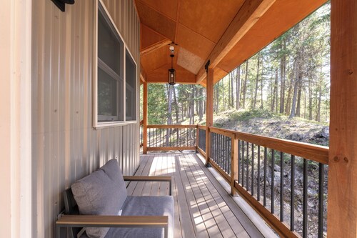 North Star Lodge Hotel Style Room with 40 acres + Hot Tub