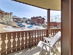 Property grounds - 1st floor, swimming pool, terrace, tv, ski locker, 32m², Les Menuires (Les Menuires)
