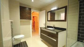 Two-Bedroom Villa | Bathroom
