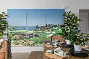 Dining - Walk-In Condo Near the Strip with Golf & Pool View (Branson)