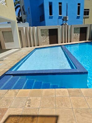 Pool - Luxury Coral Sands 1BR with Pool & Wi-Fi (Mombasa)