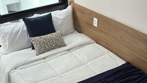 Room - Studio em frente ao Hospital das Clinicas | ZJ121 (Cerqueira César)