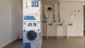 Interior - Studio em frente ao Hospital das Clinicas | ZJ102 (Cerqueira César)
