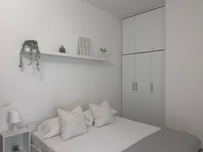Standard Double Room - Terracina Central Rooms (Terracina)