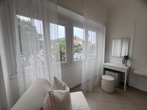 Superior Double Room, City View | Living area - Terracina Central Rooms (Terracina)
