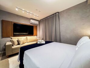 Iron/ironing board, WiFi, bed sheets - #MY606 | Cyclinn Pinheiros (Pinheiros)
