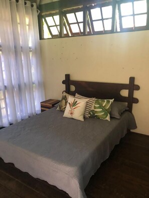 4 bedrooms, WiFi, bed sheets - @Staycy | Casa com rio privativo em Camburi (Camburí)