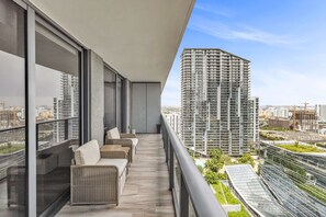 Property grounds - SLS Lux Condo with Rooftop Pool (Miami)