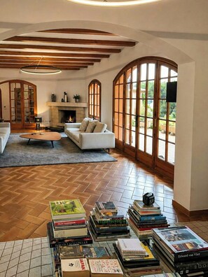 Interior - Costa Brava villa: Sea views, chef & privacy (Calonge)